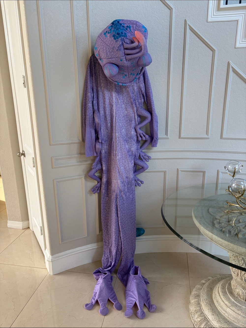 Disney and Pixar Monsters Inc Randall Costume (Men’s XL) 6ft tall and over - Picture 3 of 11